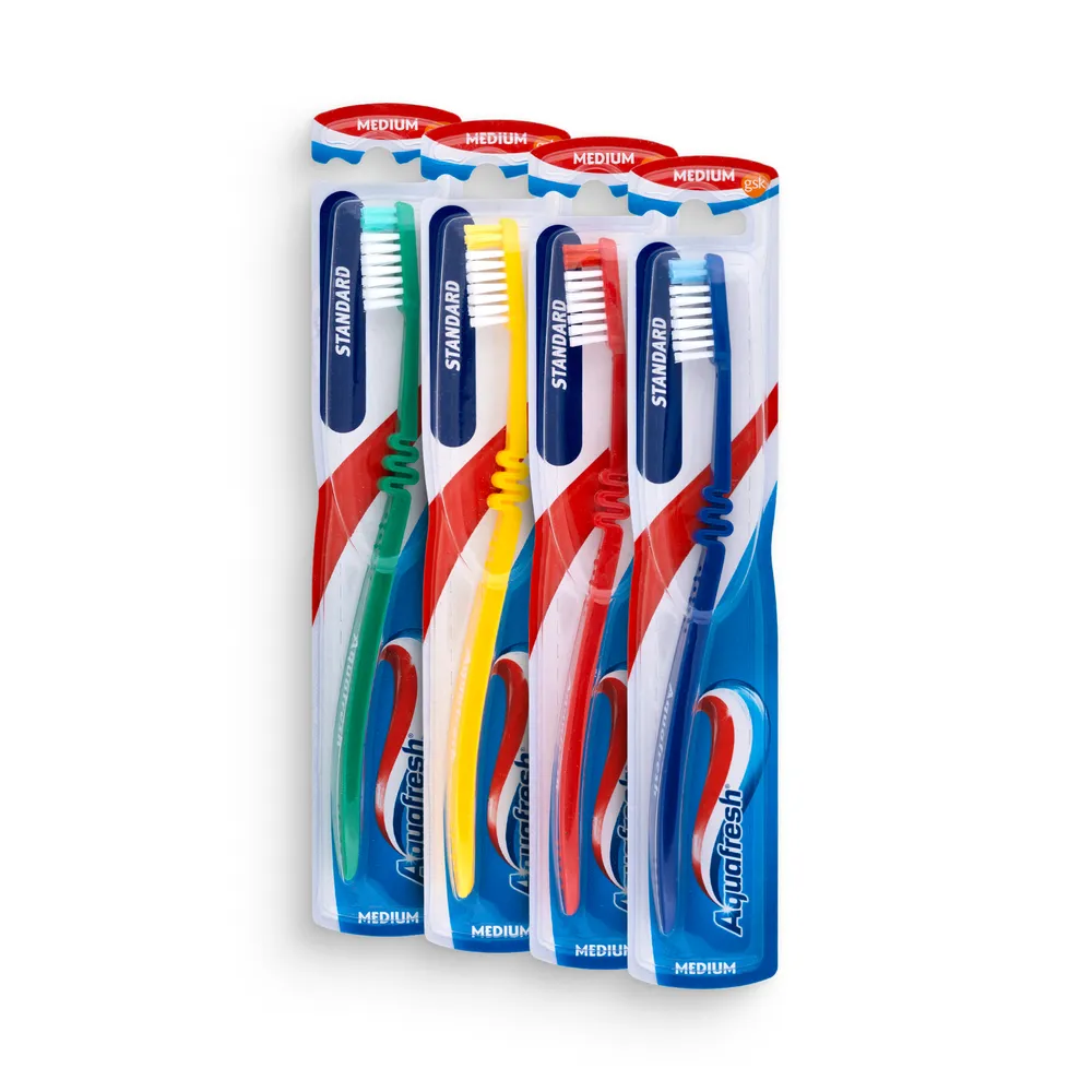 Aquafresh Zobna Ščetka Standard Medium (Naključni Izbor)